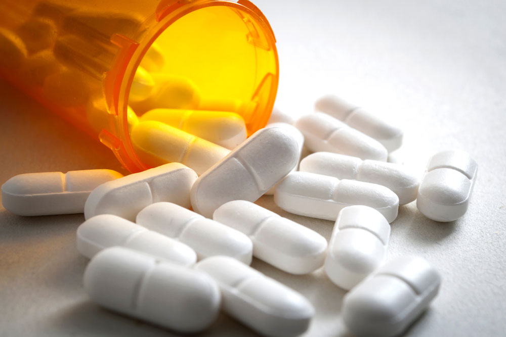 Opioid analgesics reduce the use of antipsychotics in Alzheimer's disease